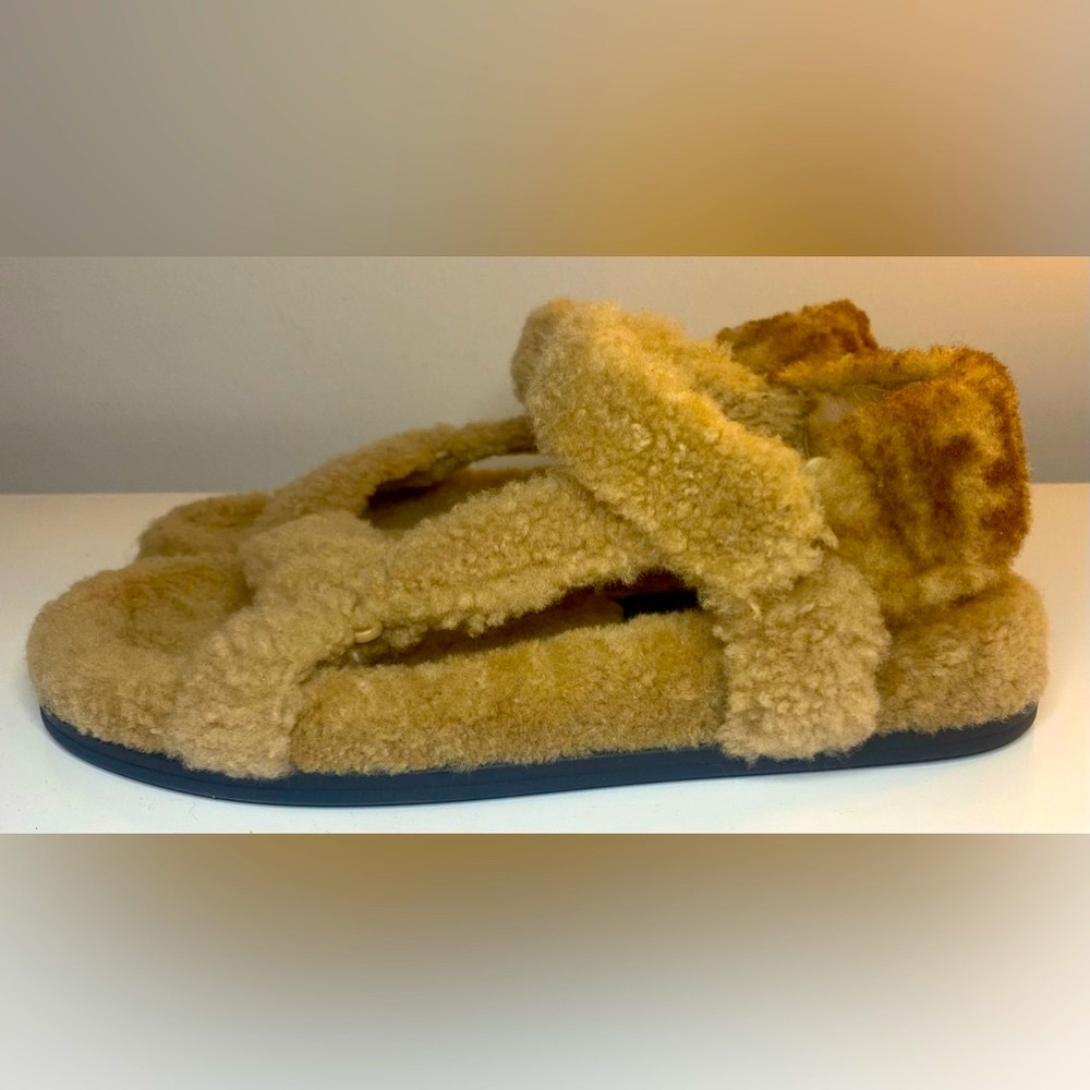 FENDI Zucca FF Logo Shearling Sandals - Picture 3 of 7
